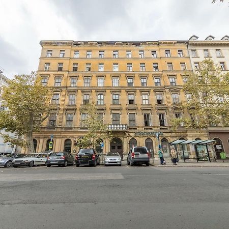 Atlanta Apartment Is In The Heart Of Budapest Luaran gambar